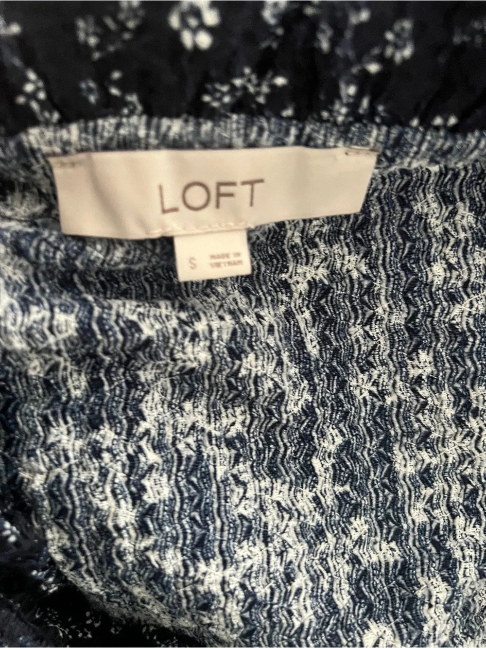 LOFT Navy Blue Floral Ruffle Puff Sleeve V-Neck Blouse Size Small